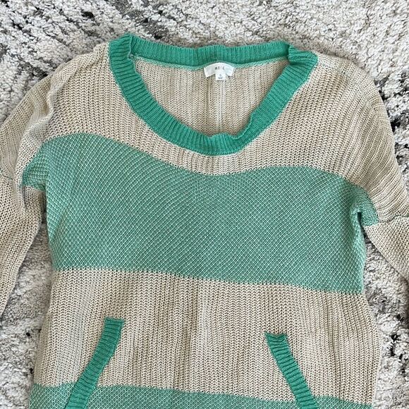 Teal & Cream Sweater! - Picture 2 of 4